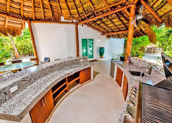 Villa Mar Azul Luxury 6 Bedrooms Tulum